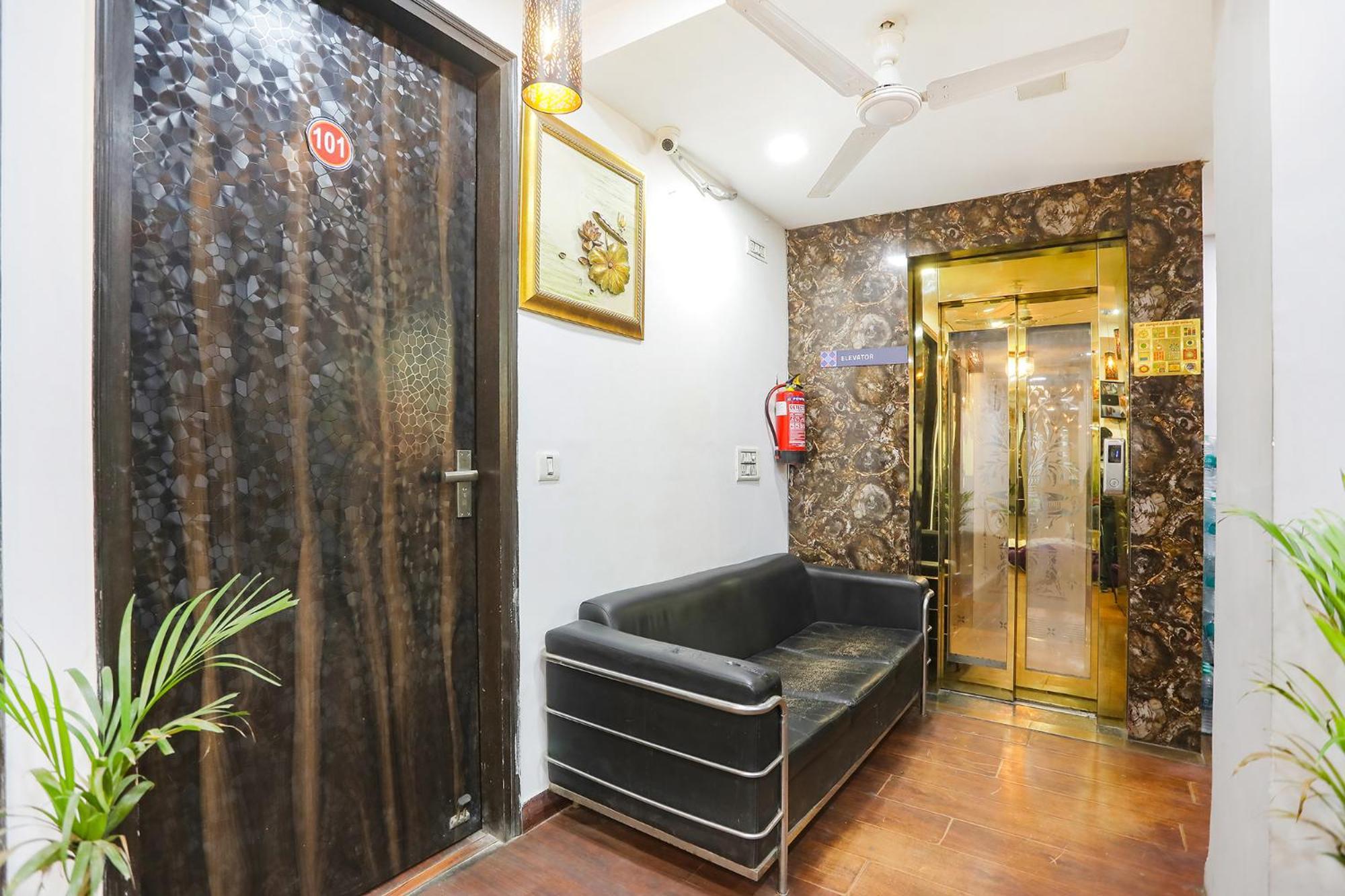 OYO 91803 Hotel Mannat New Delhi Buitenkant foto