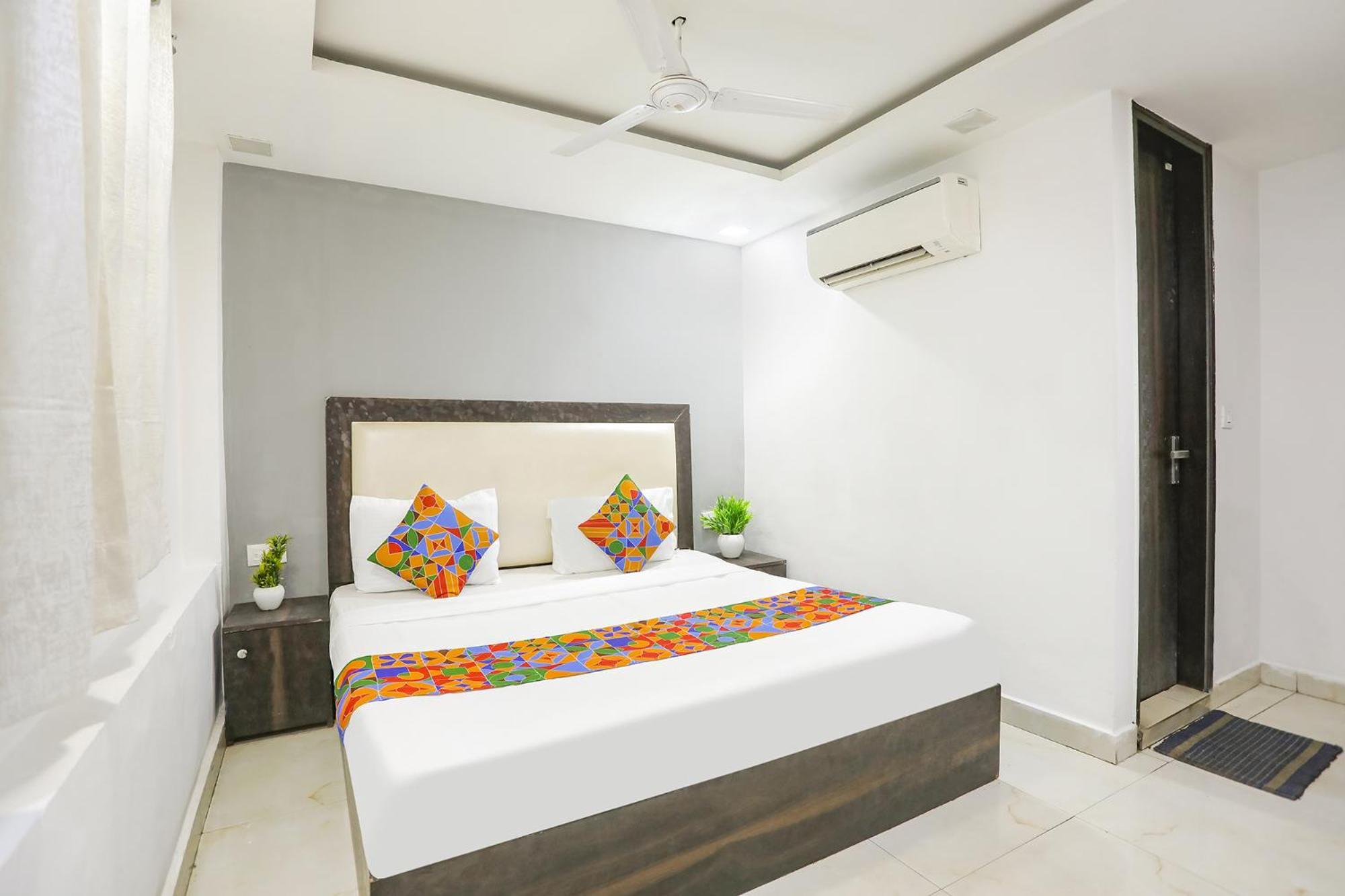 OYO 91803 Hotel Mannat New Delhi Buitenkant foto